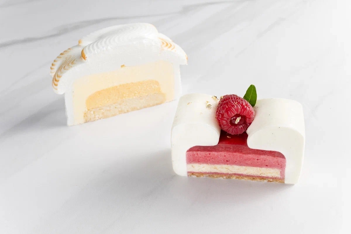 Создаём осеннее настроение вместе: встречайте два новых десерта от Cake Buro